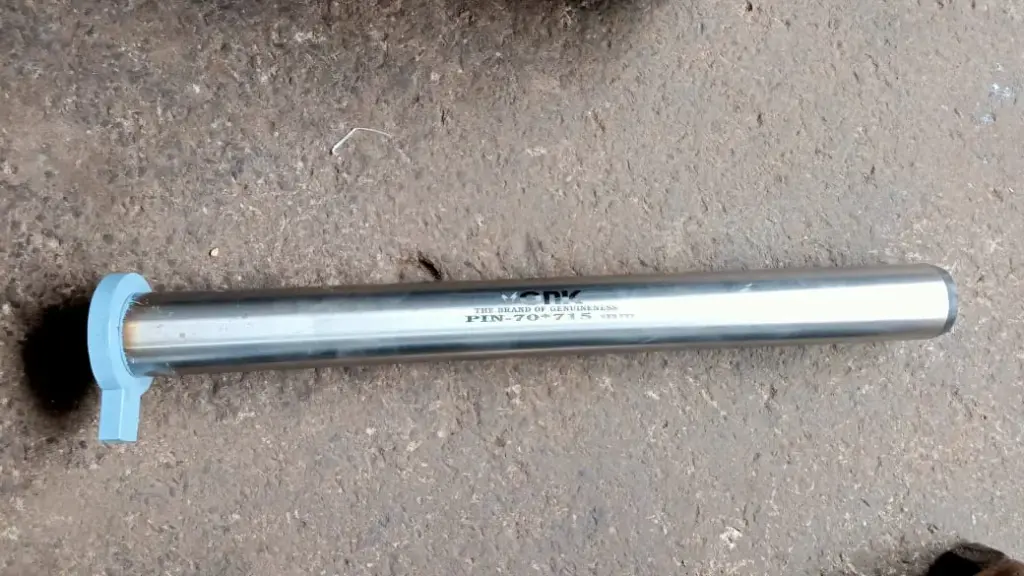 Pin 90-820 mm (Kamatsu Type Plate)